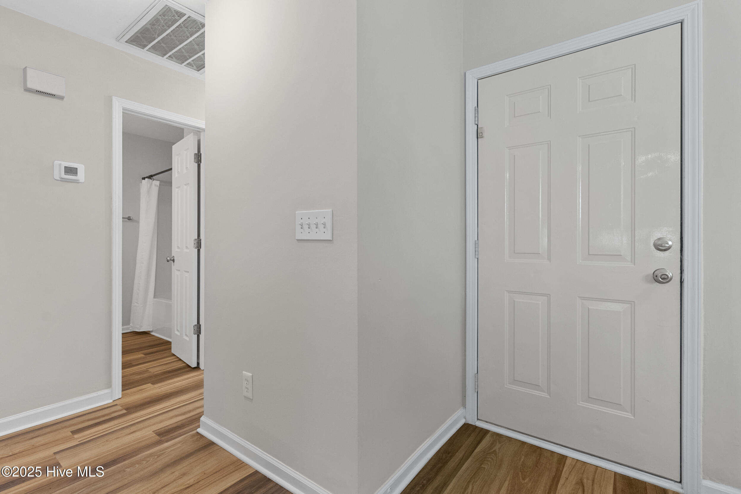 Wilmington, North Carolina 28405, United States, 2 Bedrooms Bedrooms, ,2 BathroomsBathrooms,Residential,Pending,255960