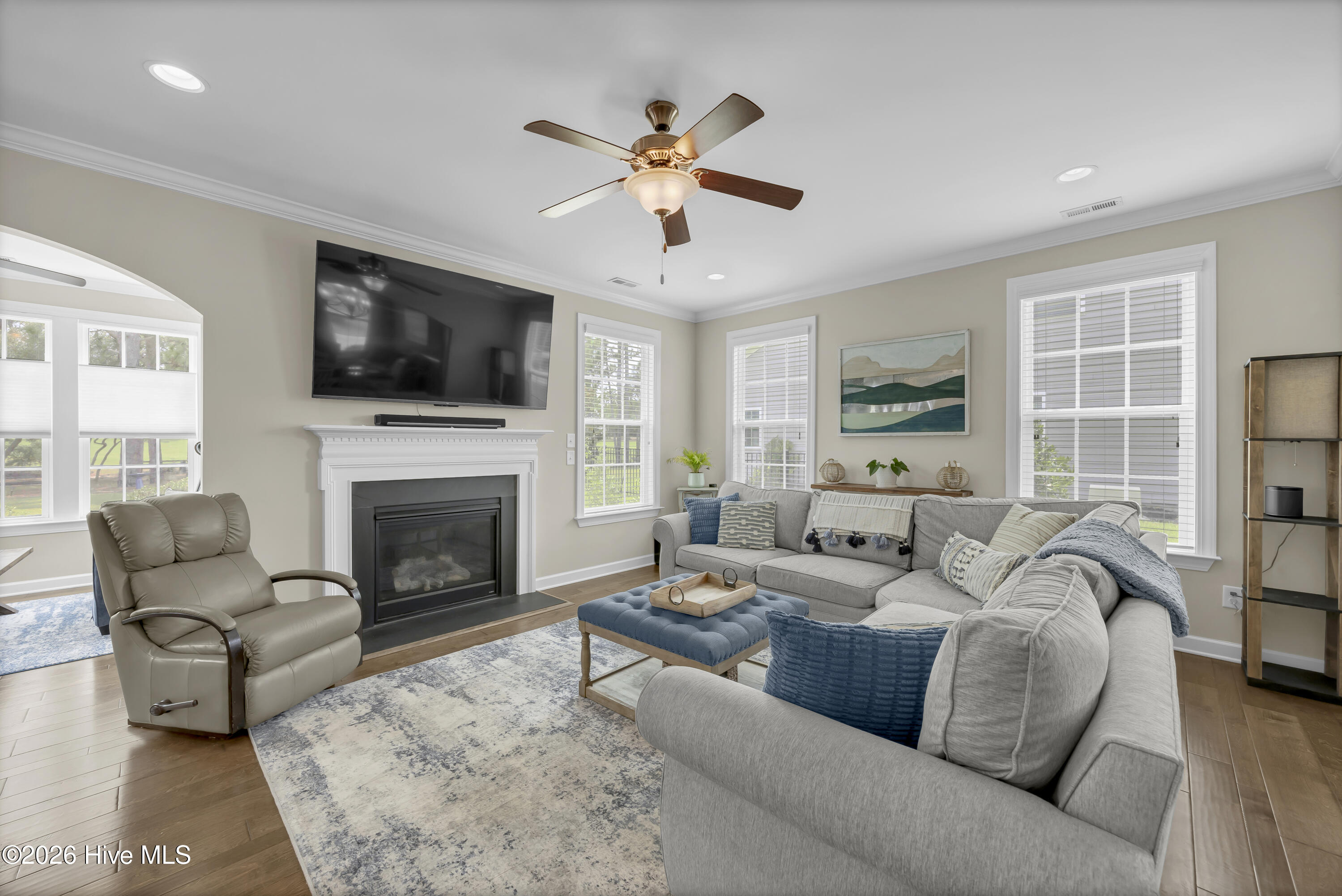 6152 Willow Glen Drive