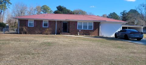 Homes For Sale - 2111 Westwood Drive<br/> Kinston, NC 28504