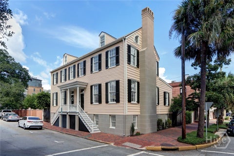 Townhouse For Sale - 326 E Bryan Street<br/> Savannah, GA 31401