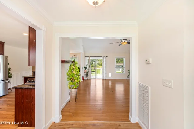 573 Snowden Road, photo 4 of 46