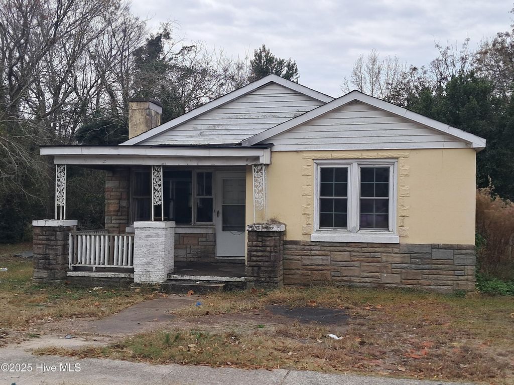 Photo of 509 Lincoln Street, Kinston, NC 28501 (MLS # 100543203)