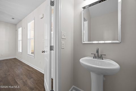 Tiny photo for 712 Dexter Court, Jacksonville, NC 28546 (MLS # 100550395)