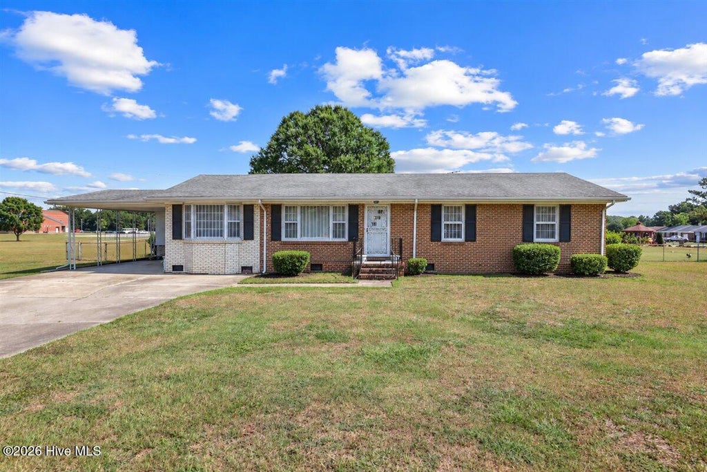 Photo of 1719 Lipscomb Road E, Wilson, NC 27893 (MLS # 100606637)