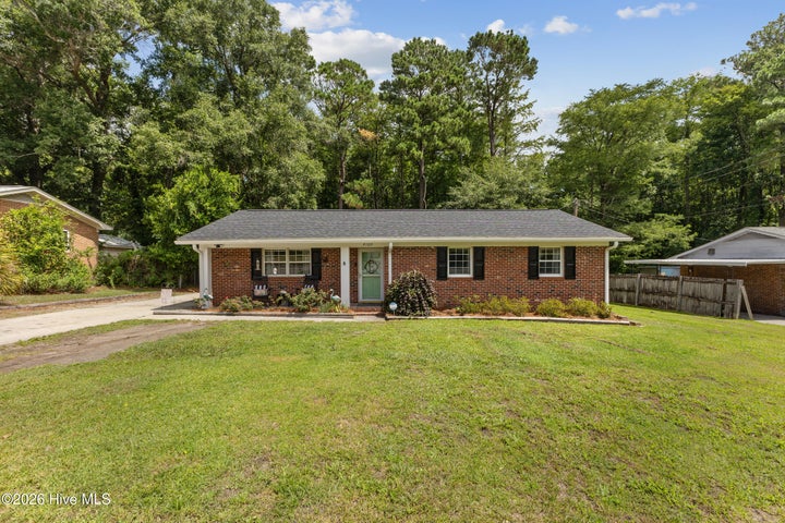 Photo 1 of 28 — 4109 Lynbrook Drive, Wilmington, NC 28405