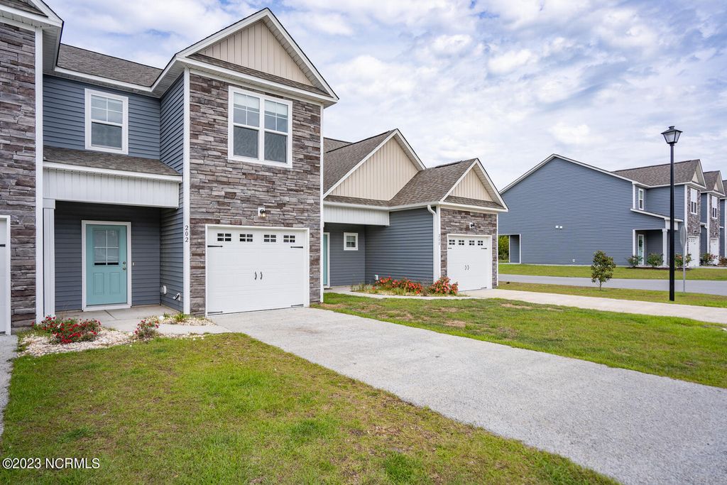 Photo of 202 N Stingray Lane, Sneads Ferry, NC 28460 (MLS # 100552237)