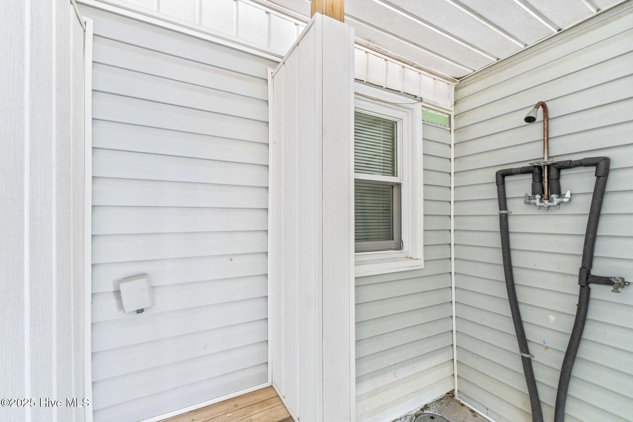 Oak Island, North Carolina 28465, United States, 6 Bedrooms Bedrooms, ,4 BathroomsBathrooms,Residential,Active,255807