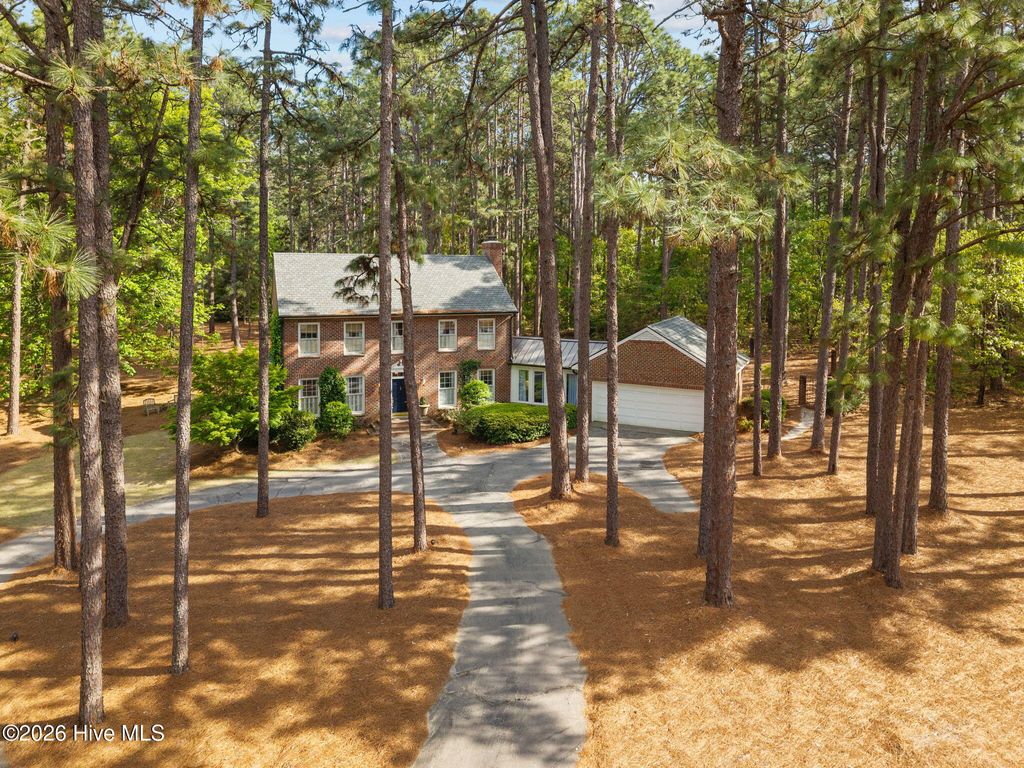 Photo of 385 Lake Dornoch Drive, Pinehurst, NC 28374 (MLS # 100568277)