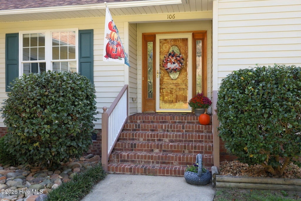 Photo of 106 Arbor Drive, Washington, NC 27889 (MLS # 100610660)