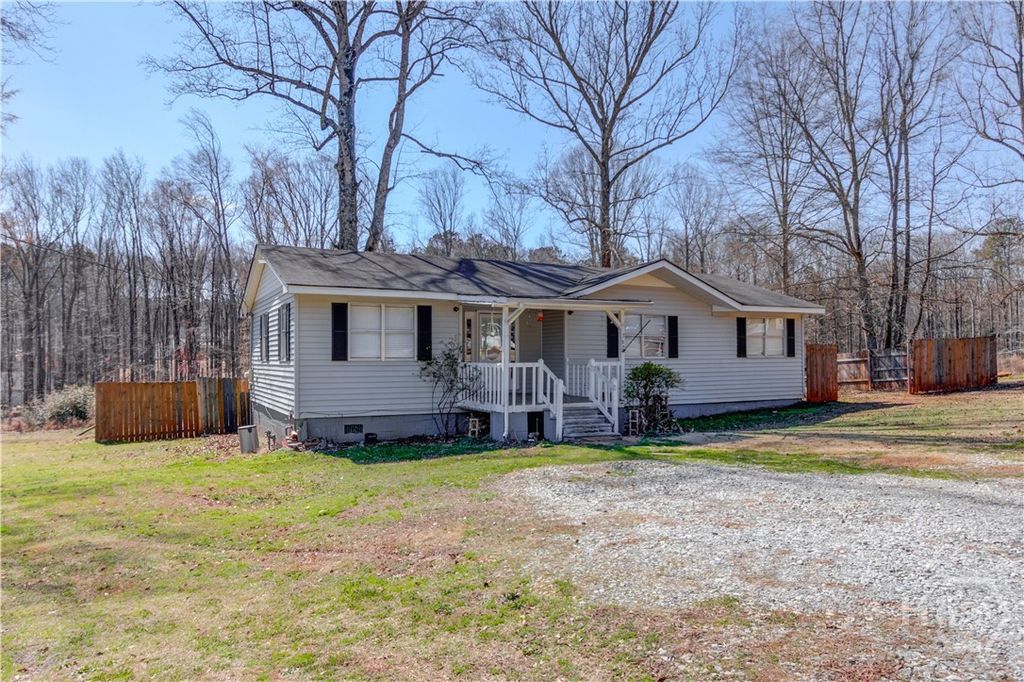 Photo of 362 Dixie Red Avenue, Jefferson, GA 30549 (MLS # CL350549)