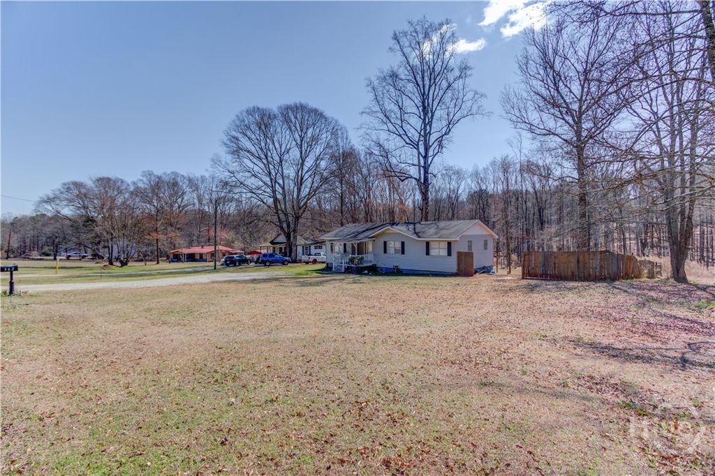 Photo of 362 Dixie Red Avenue, Jefferson, GA 30549 (MLS # CL350549)