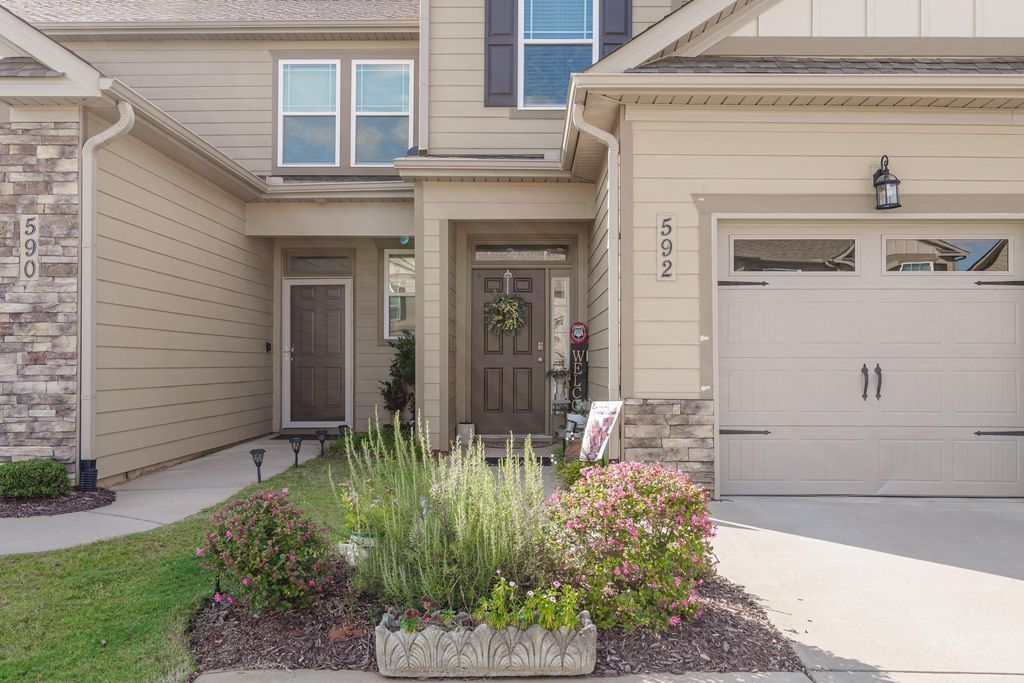 Photo of 592 Vinings Drive, Grovetown, GA 30813 (MLS # 550326)