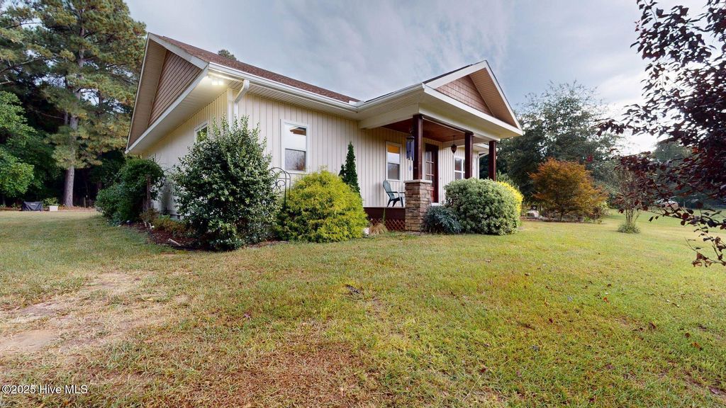 Photo of 185 Nc 73, West End, NC 27376 (MLS # 100529754)