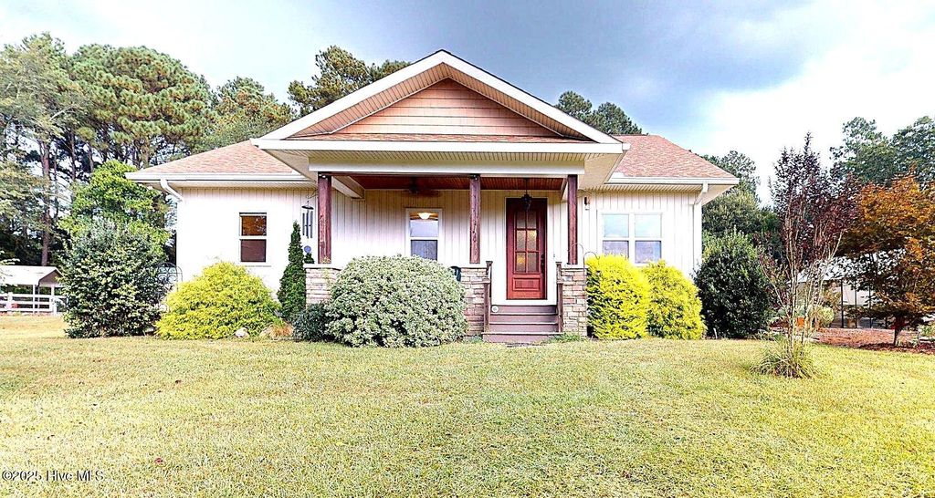 Photo of 185 Nc 73, West End, NC 27376 (MLS # 100529754)