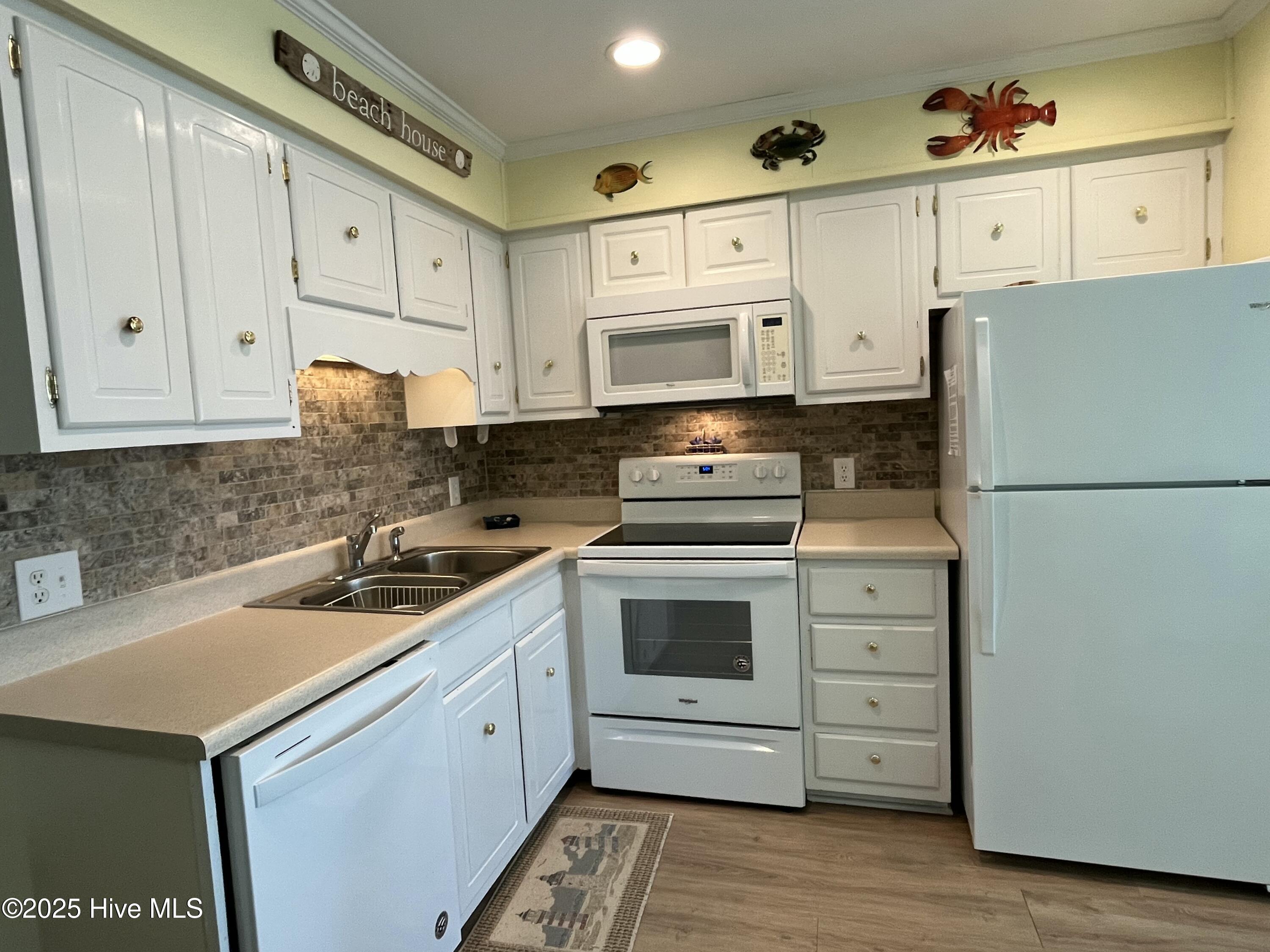 2008 E Ft Macon Road D18