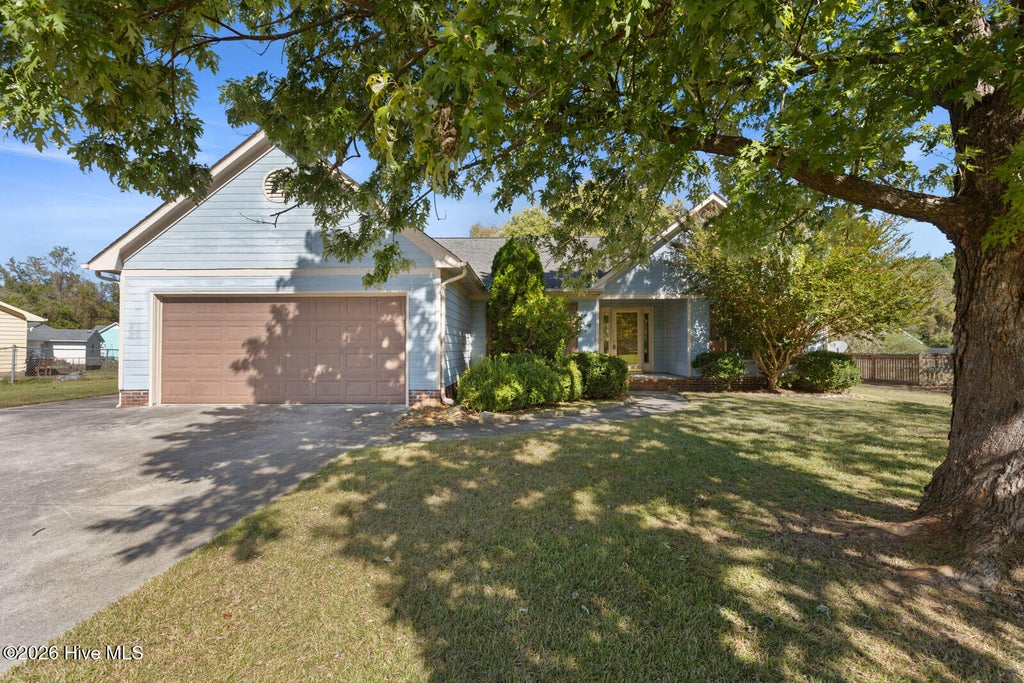 Photo of 704 Mallard Drive, Jacksonville, NC 28540 (MLS # 100612591)