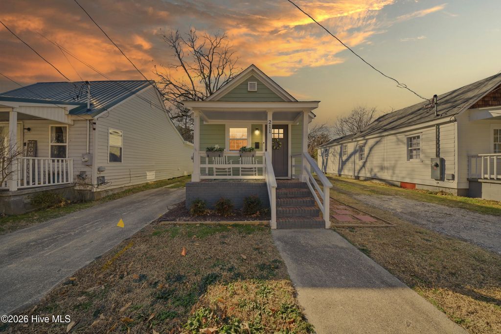 Photo of 211 Dr Martin Luther King Jr Avenue, Edenton, NC 27932 (MLS # 100548452)