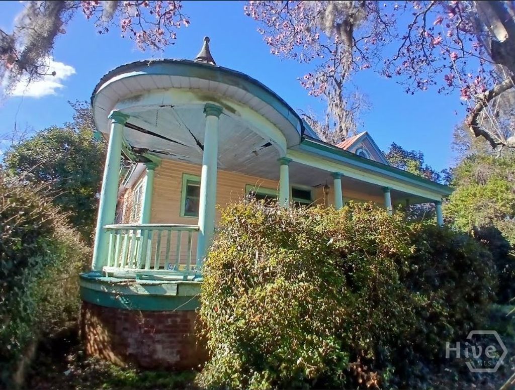 Photo of 1615 E Henry Street, Savannah, GA 31404 (MLS # SA349504)