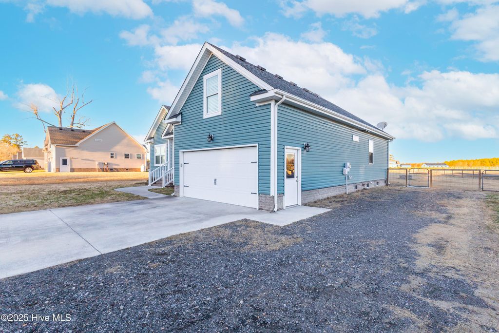 Photo of 575 NW Backwoods Road, Moyock, NC 27958 (MLS # 100545739)