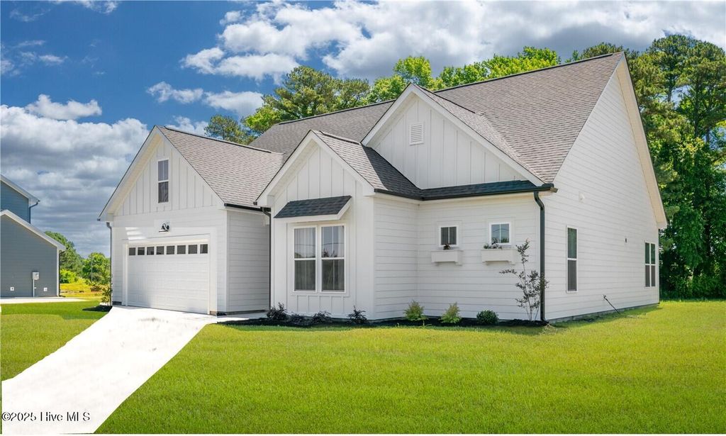 Photo of 851 Fairway Road, Ayden, NC 28513 (MLS # 100546399)