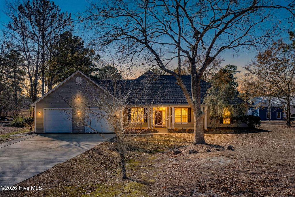 Photo of 260 N Shore Drive, Southport, NC 28461 (MLS # 100549331)