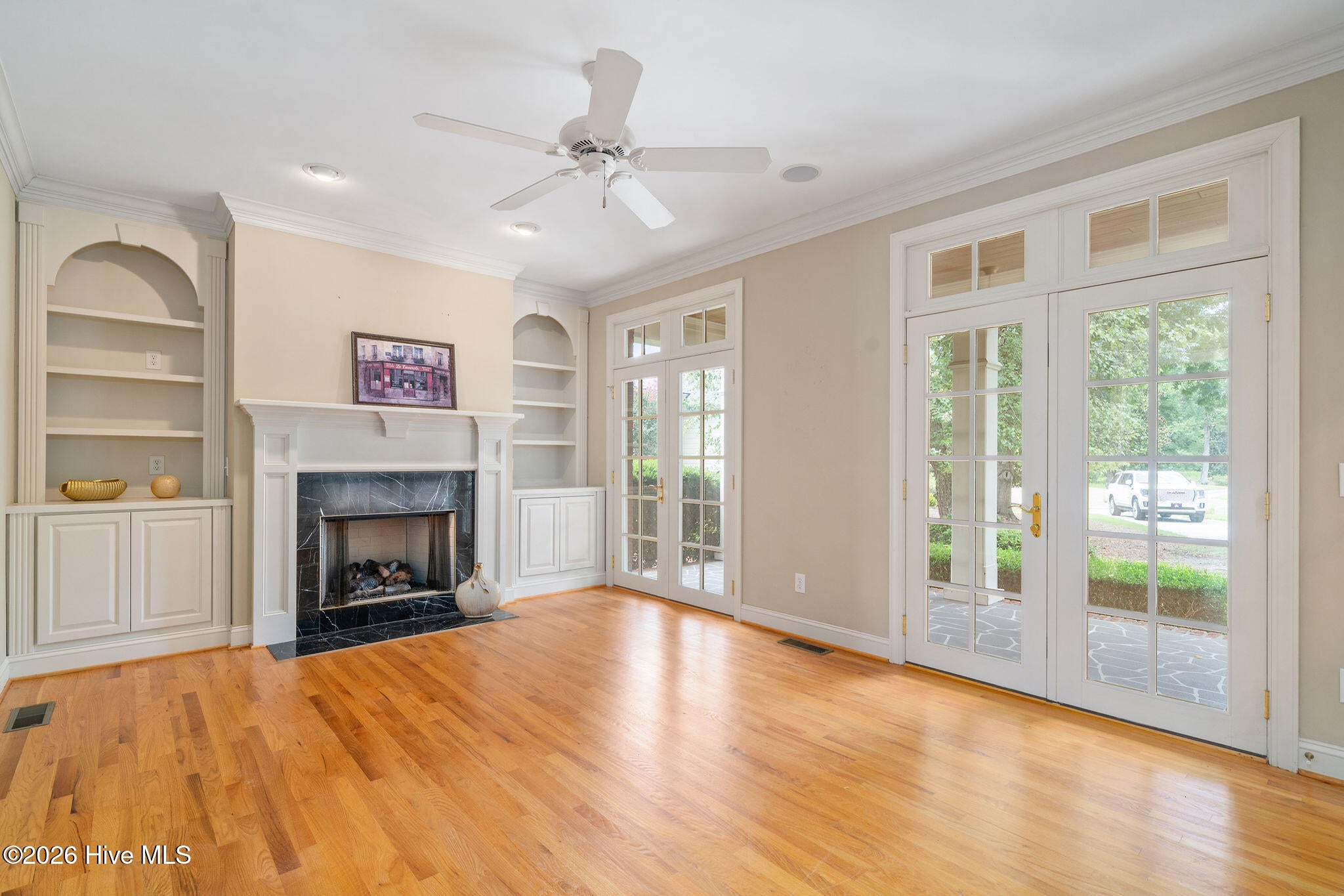 148 E Grandiflora Drive