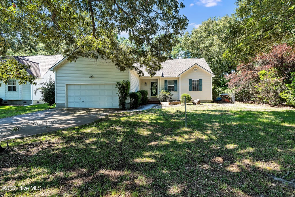 Photo of 219 E Ivybridge Drive, Hubert, NC 28539 (MLS # 100584723)