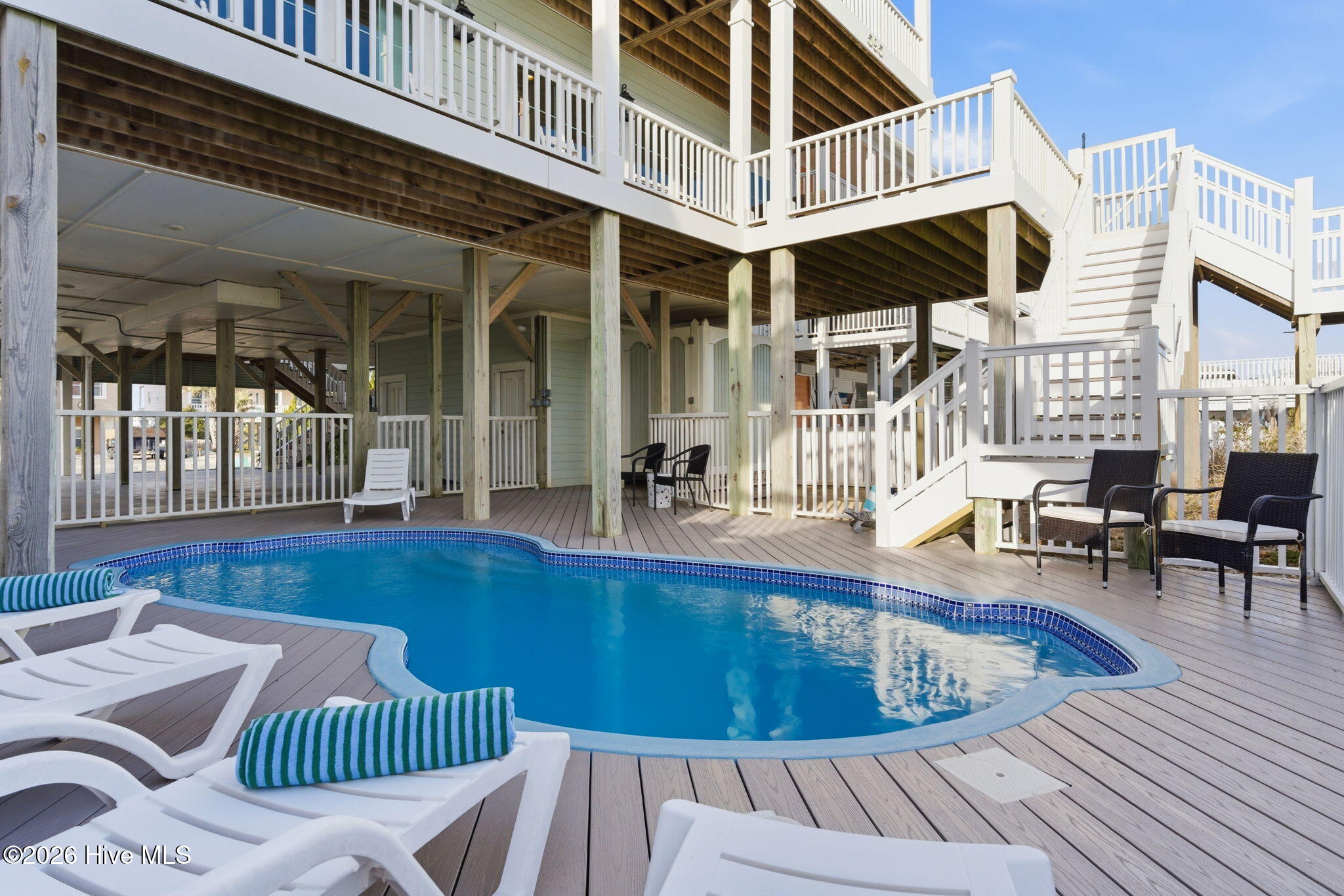 595 Ocean Boulevard W