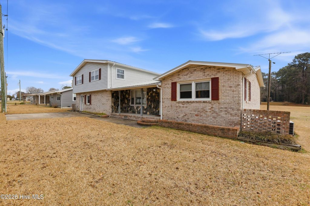 Photo of 641 Haws Run Road, Jacksonville, NC 28540 (MLS # 100561311)