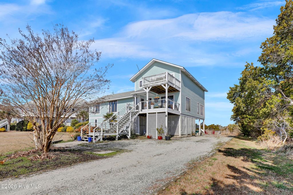 Photo of 306 Waterway Drive, Sneads Ferry, NC 28460 (MLS # 100559056)
