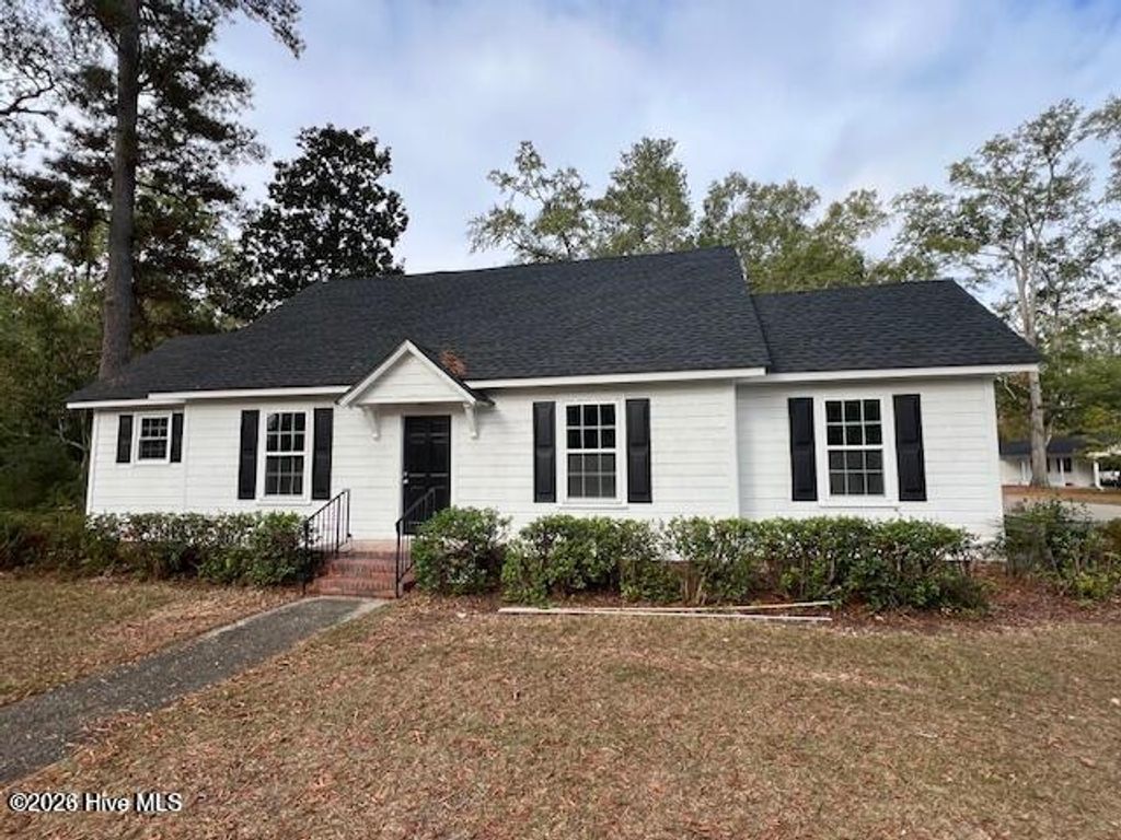 Photo of 603 Everett Street, Laurinburg, NC 28352 (MLS # 100549146)