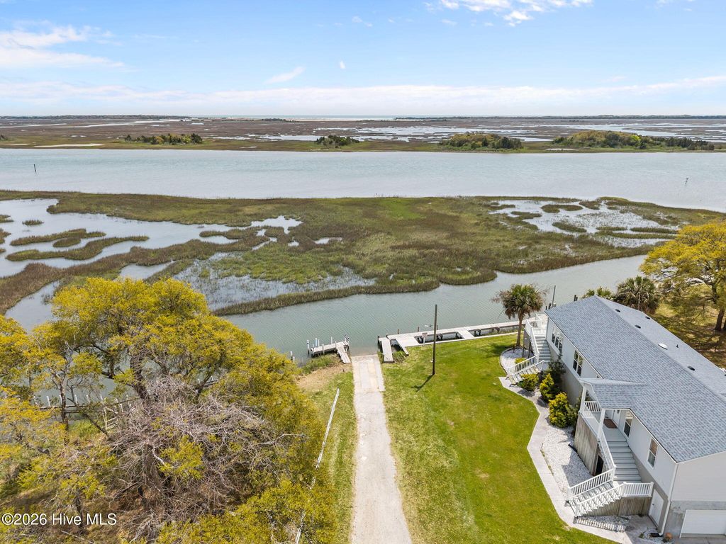 Photo of 101 Hamilton Lane, Hubert, NC 28539 (MLS # 100516311)