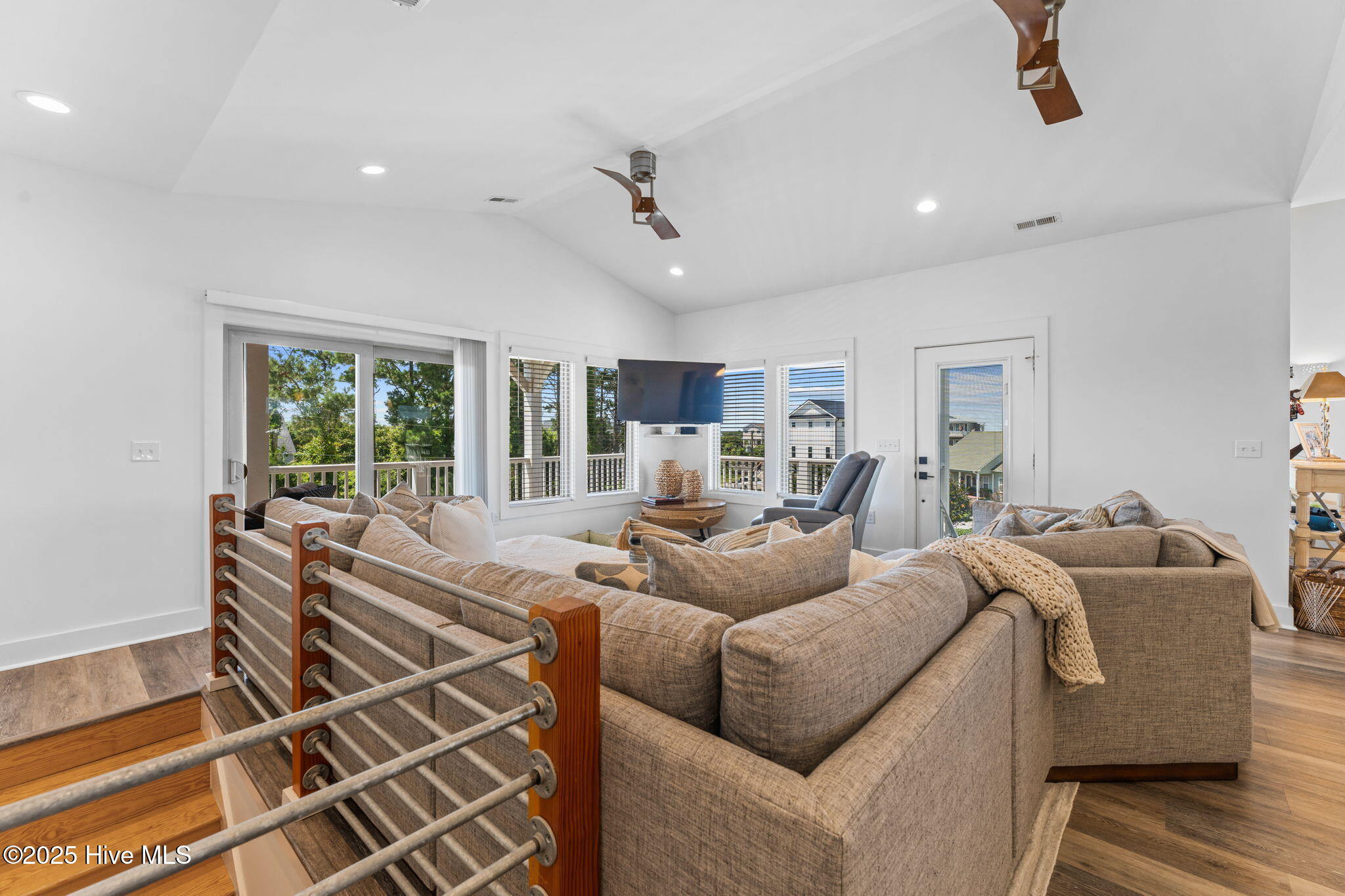 Sneads Ferry, North Carolina 28460, United States, 4 Bedrooms Bedrooms, ,4 BathroomsBathrooms,Residential,Pending,255813