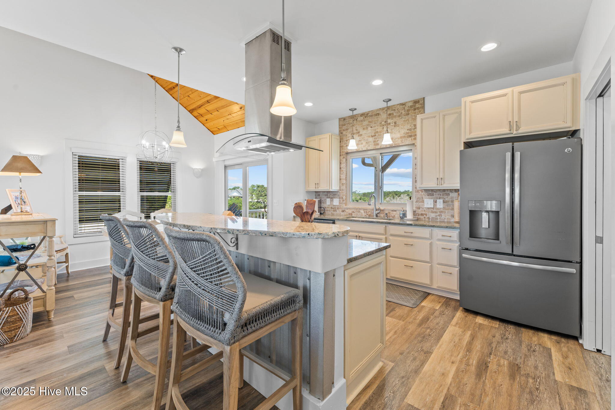 Sneads Ferry, North Carolina 28460, United States, 4 Bedrooms Bedrooms, ,4 BathroomsBathrooms,Residential,Pending,255813