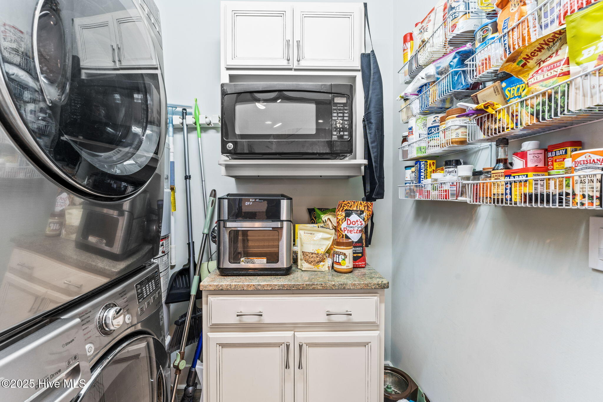 Sneads Ferry, North Carolina 28460, United States, 4 Bedrooms Bedrooms, ,4 BathroomsBathrooms,Residential,Pending,255813