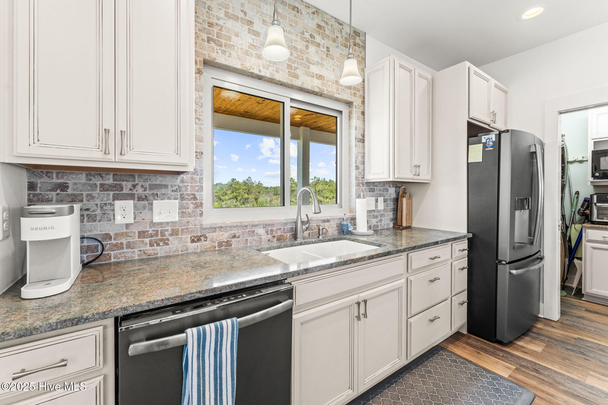 Sneads Ferry, North Carolina 28460, United States, 4 Bedrooms Bedrooms, ,4 BathroomsBathrooms,Residential,Pending,255813