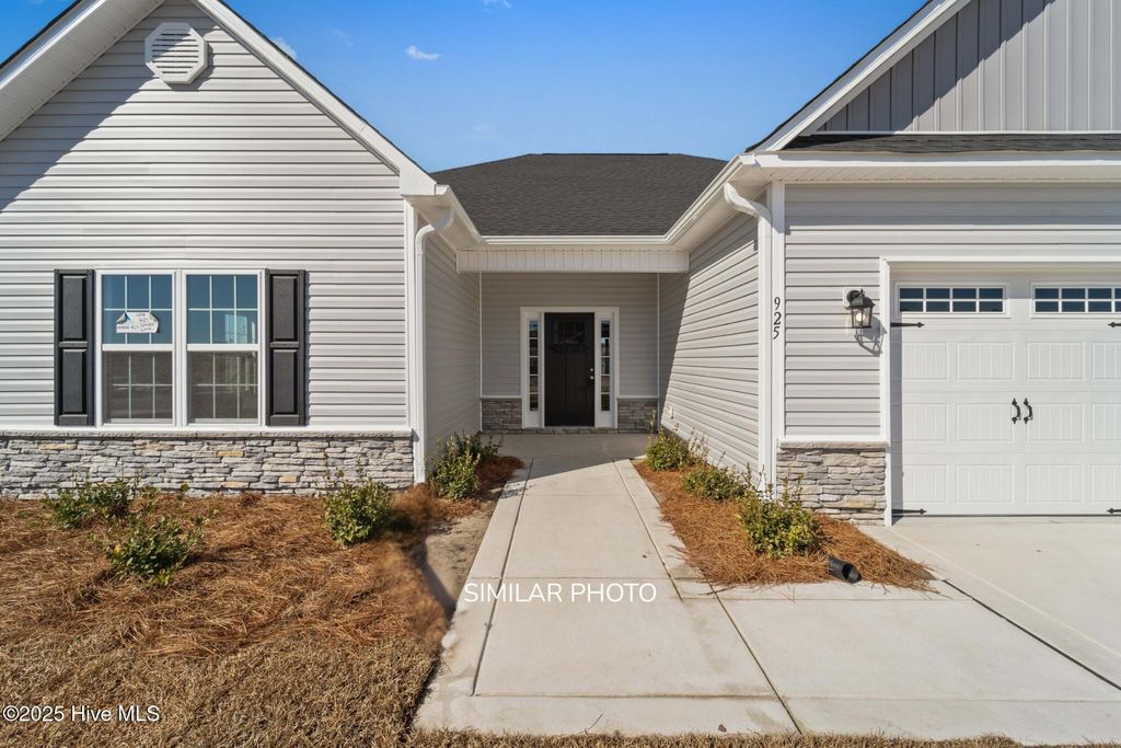Photo of 910 Miranda Court, Jacksonville, NC 28546 (MLS # 100540165)