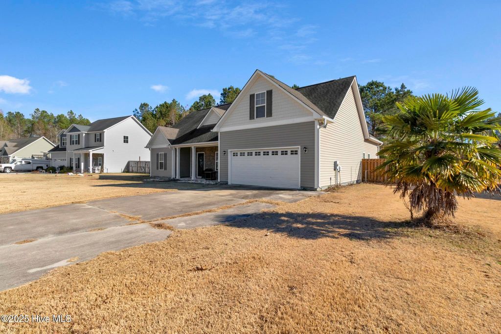 Photo of 348 Hawk Hollow Trail, Burgaw, NC 28425 (MLS # 100545138)