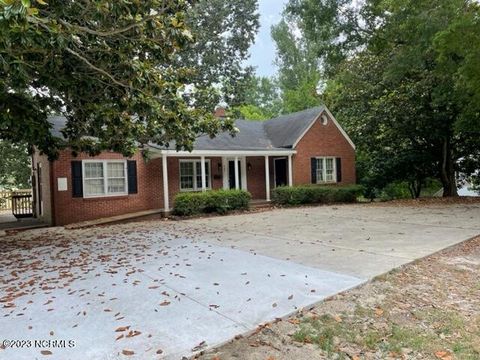 Homes For Sale - 928 N Main Street<br/> Franklin County, Louisburg, NC 27549