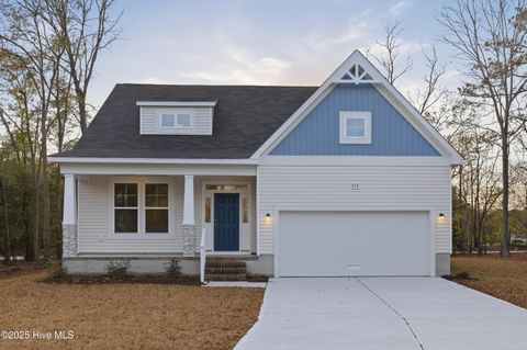 Homes For Sale - 218 Chateau Drive<br/> New Bern, NC 28560