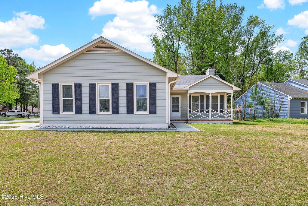 Photo of 110 Stone Court, Jacksonville, NC 28540 (MLS # 100565392)