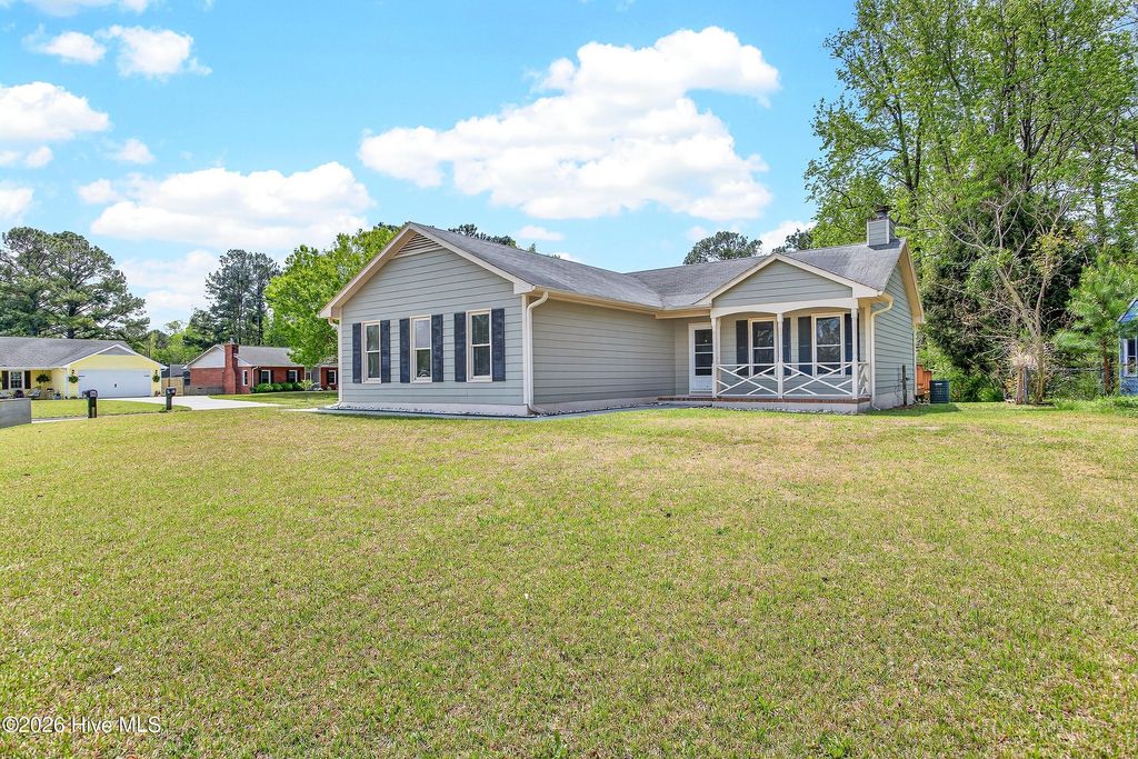 Photo of 110 Stone Court, Jacksonville, NC 28540 (MLS # 100565392)