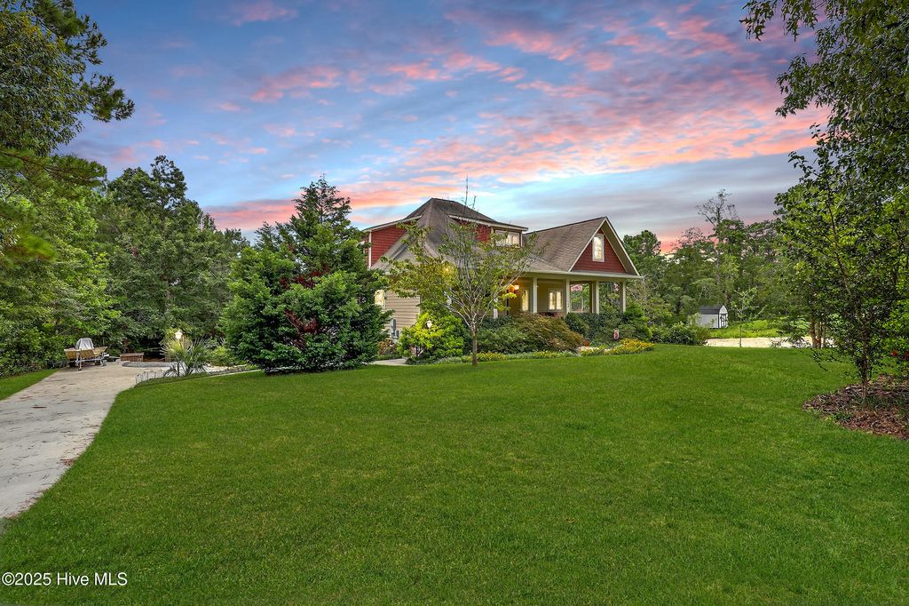 Photo of 244 White Oak Bluff Road, Stella, NC 28582 (MLS # 100527488)