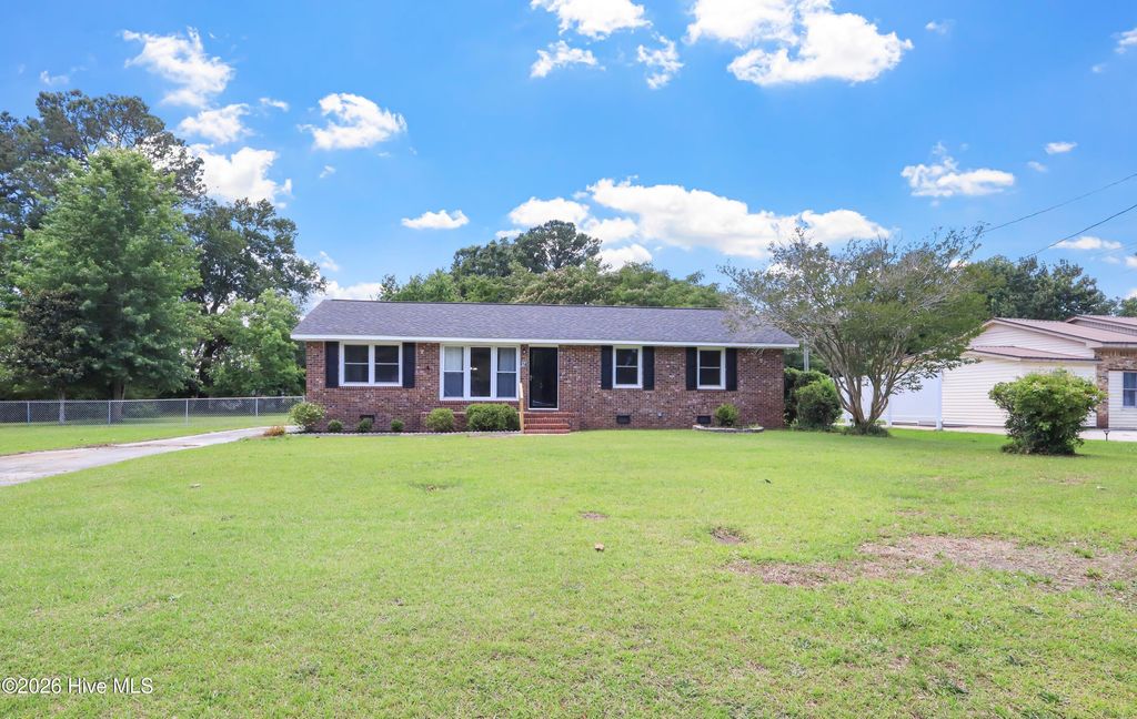Photo of 14 Delight Court, Jacksonville, NC 28546 (MLS # 100579551)