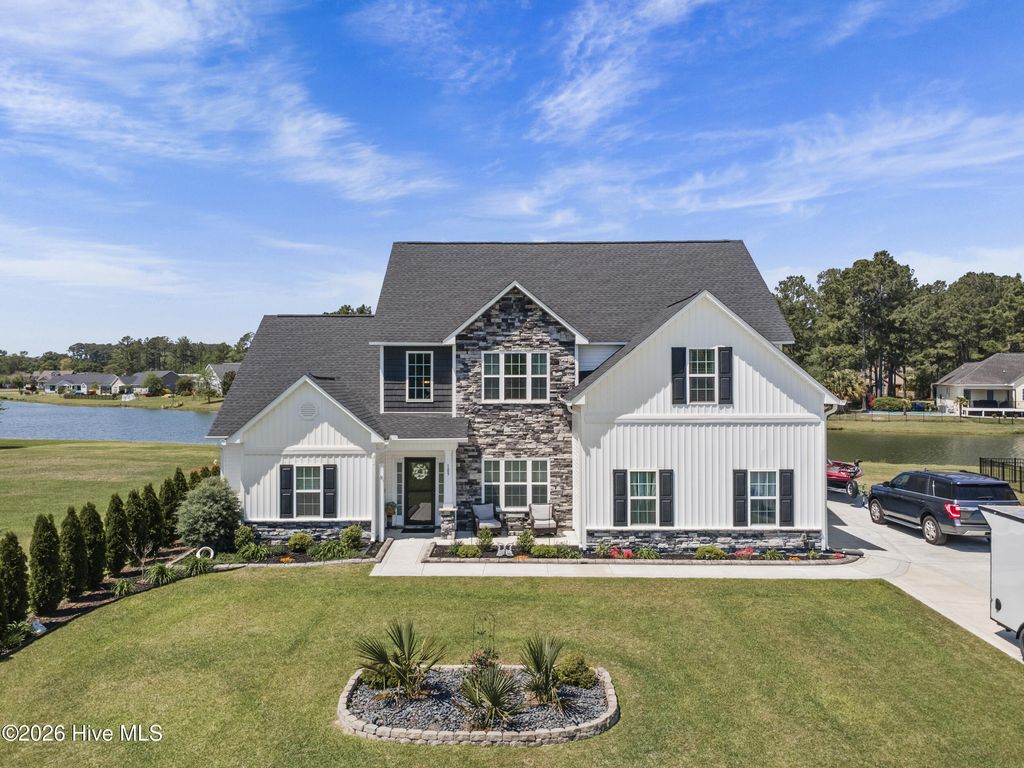 Photo of 109 Sparrow Drive, New Bern, NC 28560 (MLS # 100567922)