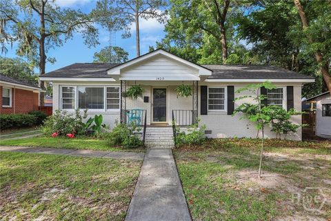 Homes For Sale - 1423 E 40th Street<br/> Savannah, GA 31404