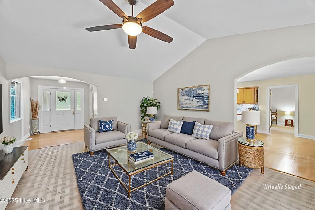 Photo of 304 Emmen Road, New Bern, NC 28562 (MLS # 100525624)