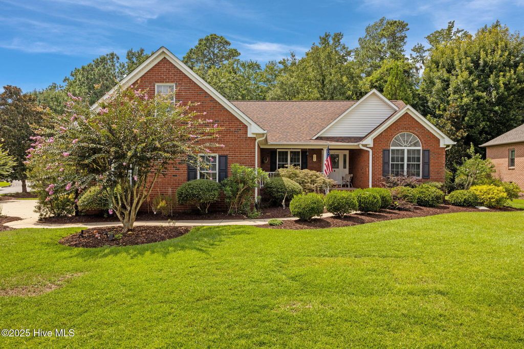Photo of 304 Emmen Road, New Bern, NC 28562 (MLS # 100525624)