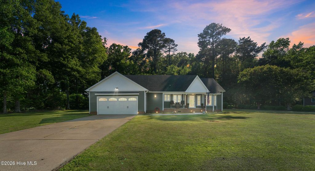 Photo of 115 Bayshore Drive, Elizabeth City, NC 27909 (MLS # 100569278)