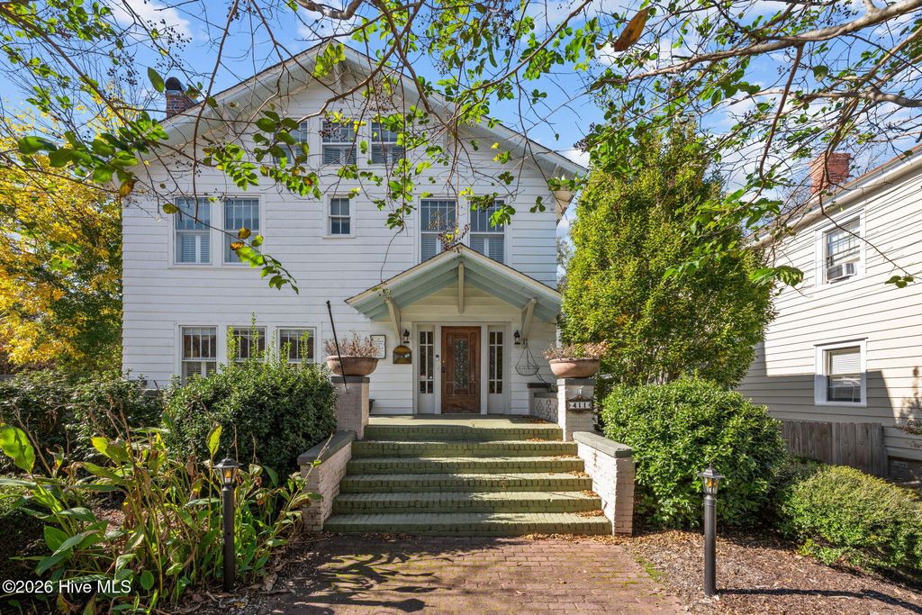 Photo of 411 George Street, New Bern, NC 28560 (MLS # 100576250)